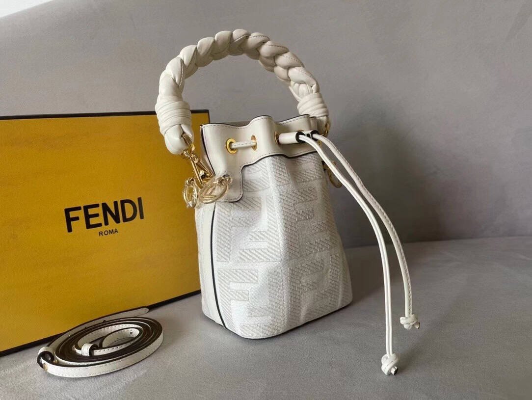 Fendi Mon Tresor Small Bucket Bag - White 48440 | Sandra Bags - Image 4