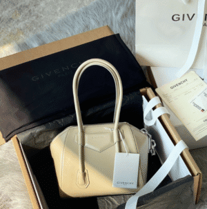 Givenchy Antigona Calfskin Handbag - Cream 83122 | Sandra Bags
