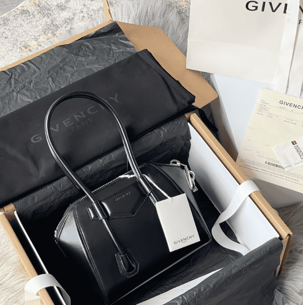 Givenchy Antigona Calfskin Handbag - Black 54080 | Sandra Bags