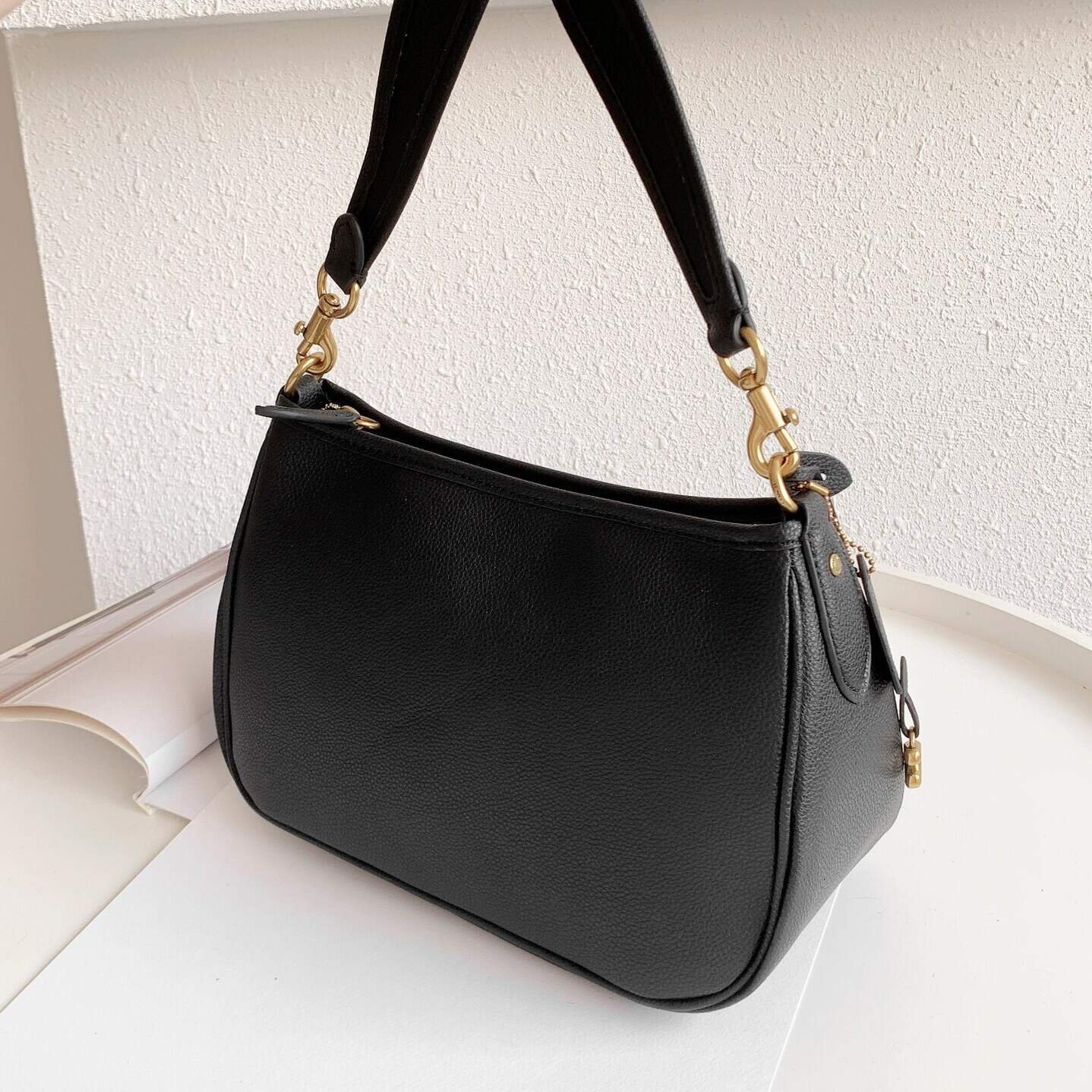 Coach Cary Crossbody Bag - Black 40682 | Sandra Bags - Image 5