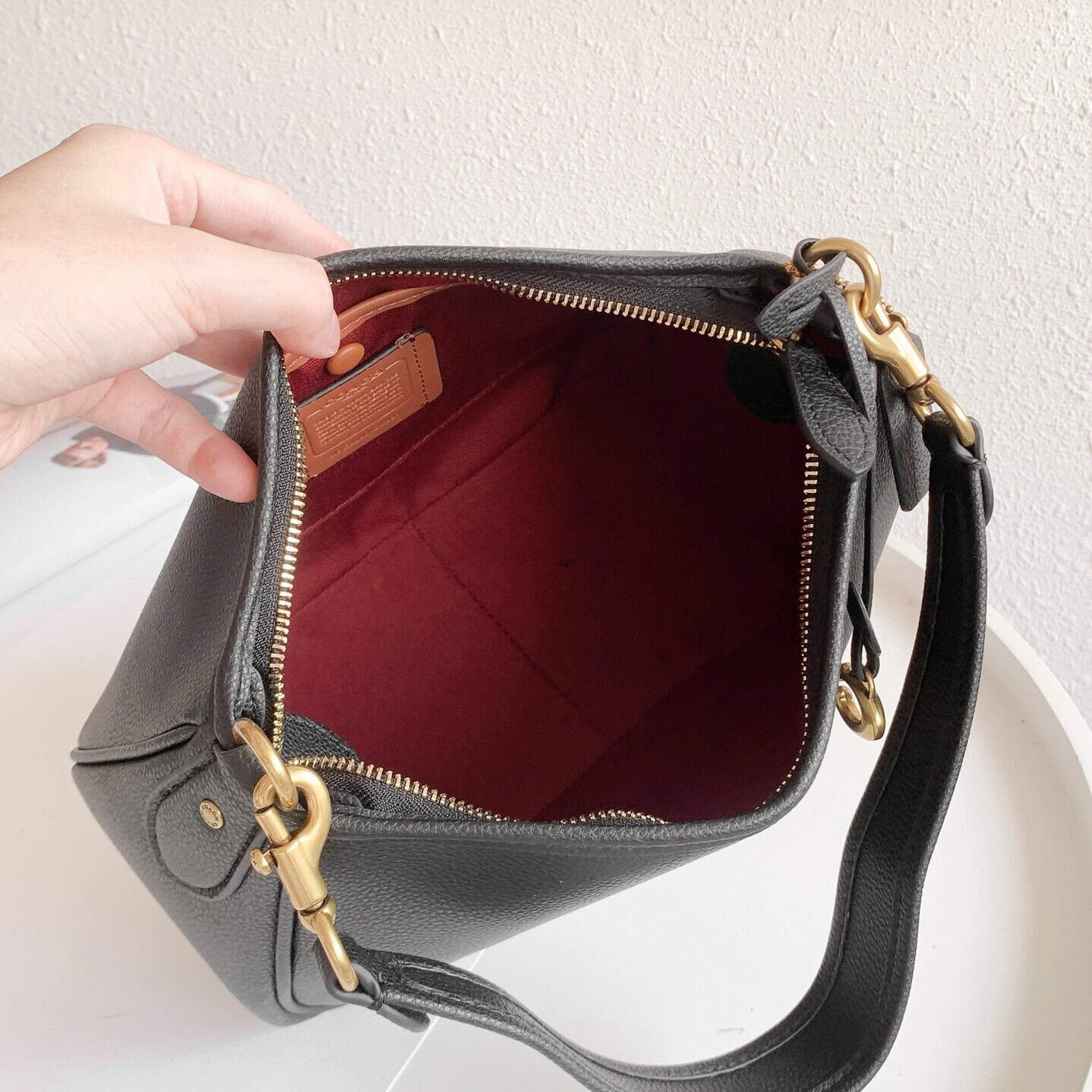 Coach Cary Crossbody Bag - Black 40682 | Sandra Bags - Image 2