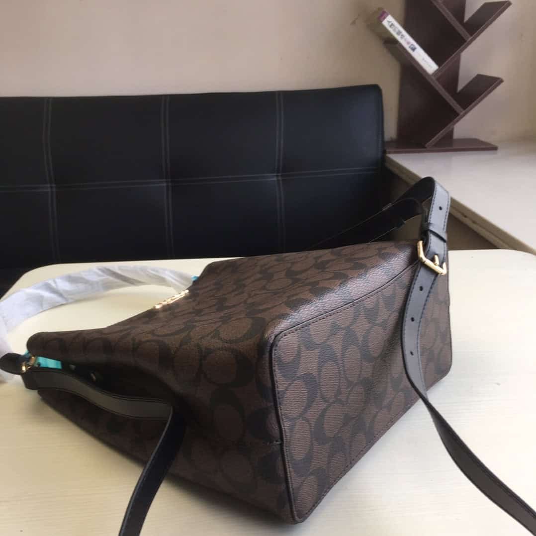 Coach Large Town Bucket Bag - Black 41687 | Sandra Bags - Image 4