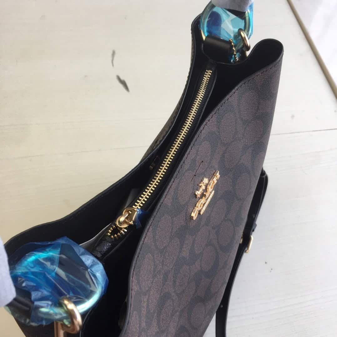 Coach Large Town Bucket Bag - Black 41687 | Sandra Bags - Image 3