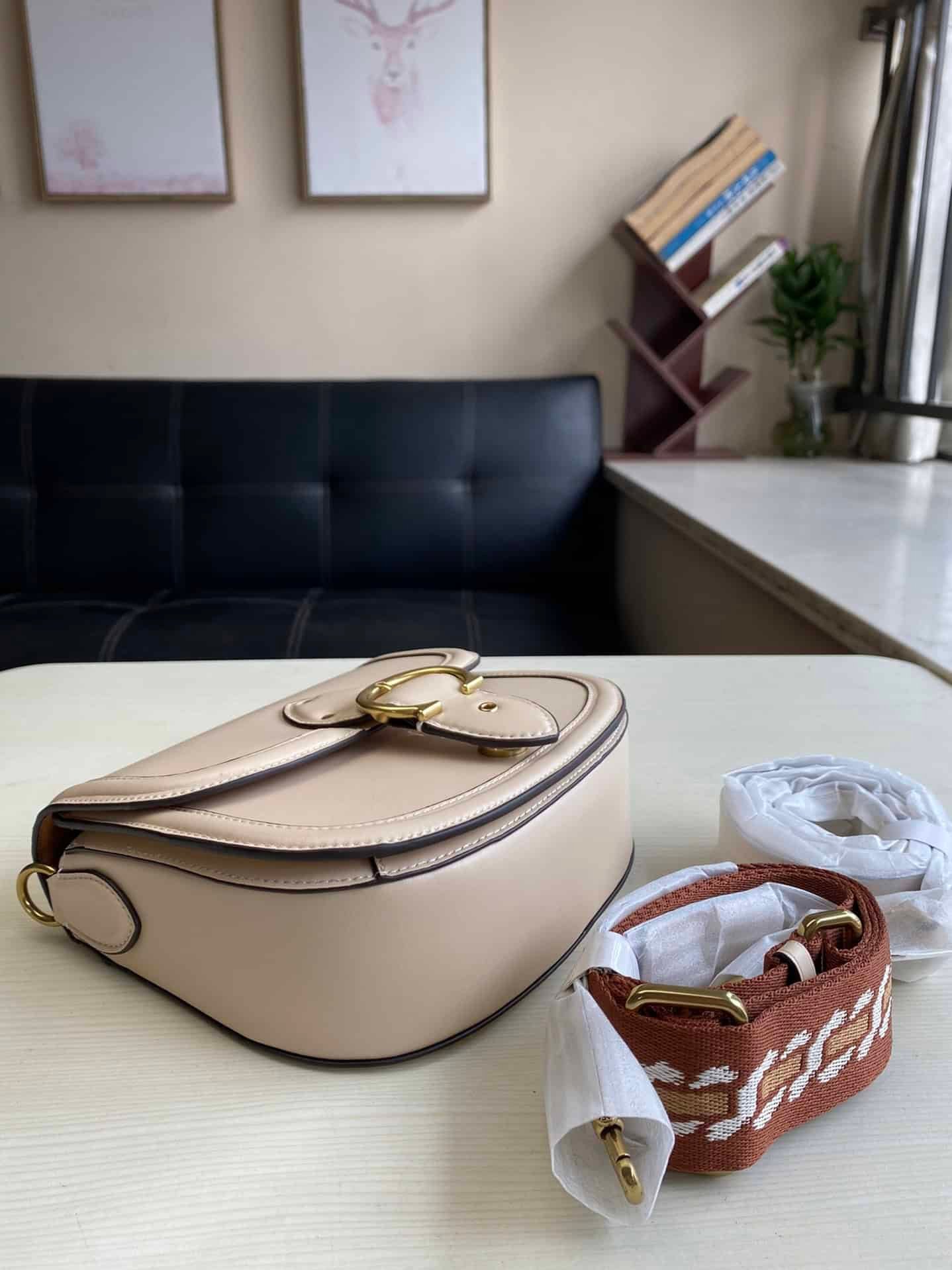 Coach Saddle Shoulder Strap Bag - Cream 70507 | Sandra Bags - Image 4