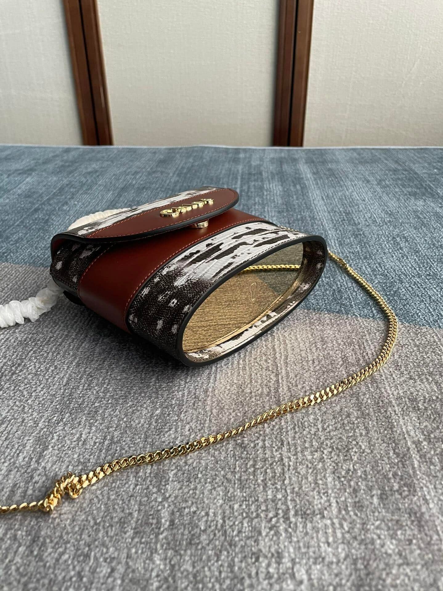 Chloe Small Aby Lock Handbag 19030 | Sandra Bags - Image 3