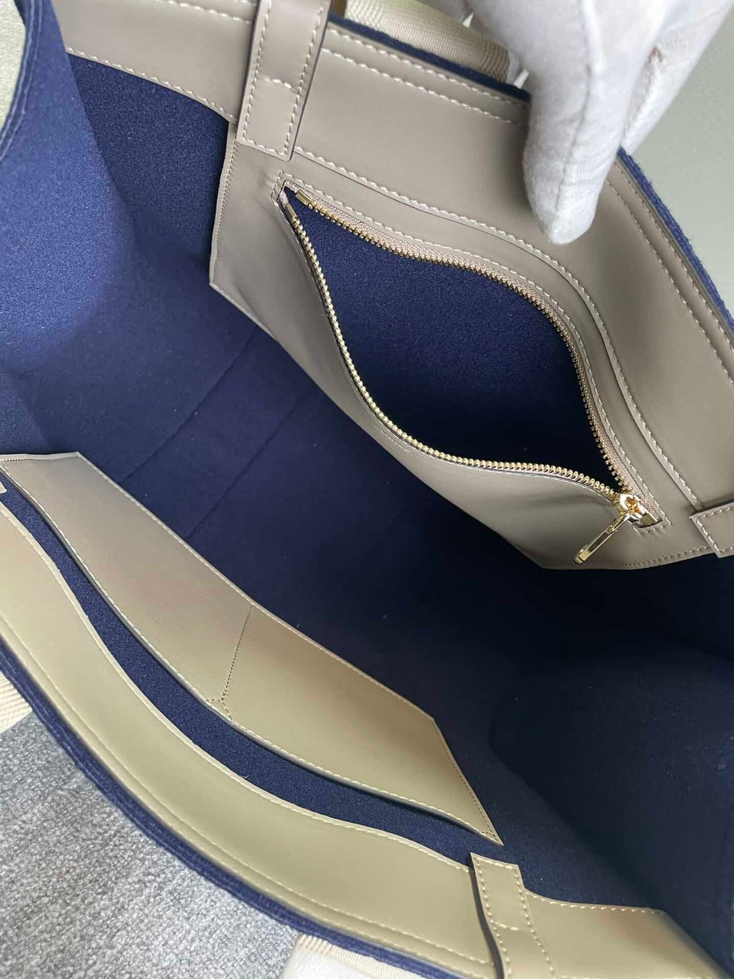 Chloe Woody Medium Tote Bag - Blue 84555 | Sandra Bags - Image 2