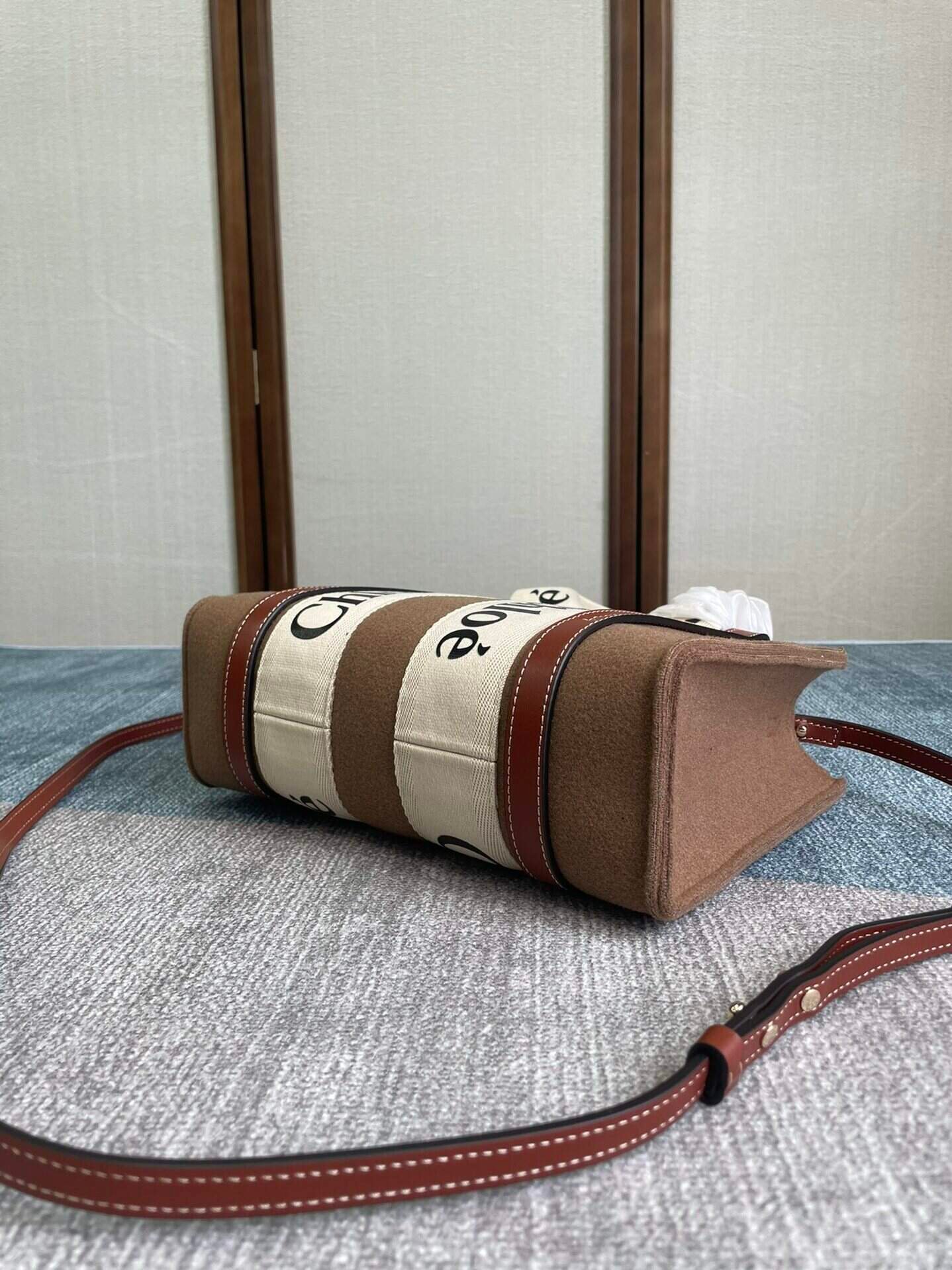 Chloe Woody Small Tote Bag - Brown 26890 | Sandra Bags - Image 3