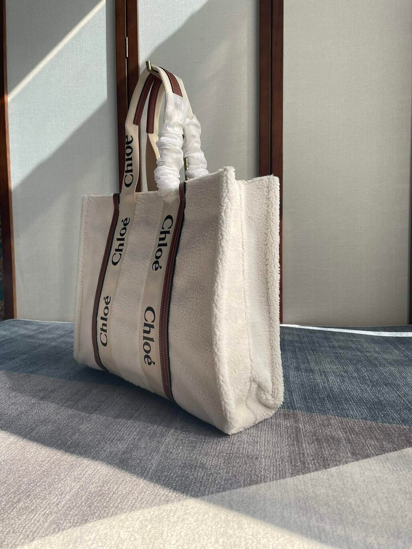 Chloe Lamb Wool Woody Large Tote Bag - Brown 55245 | Sandra Bags - Image 2