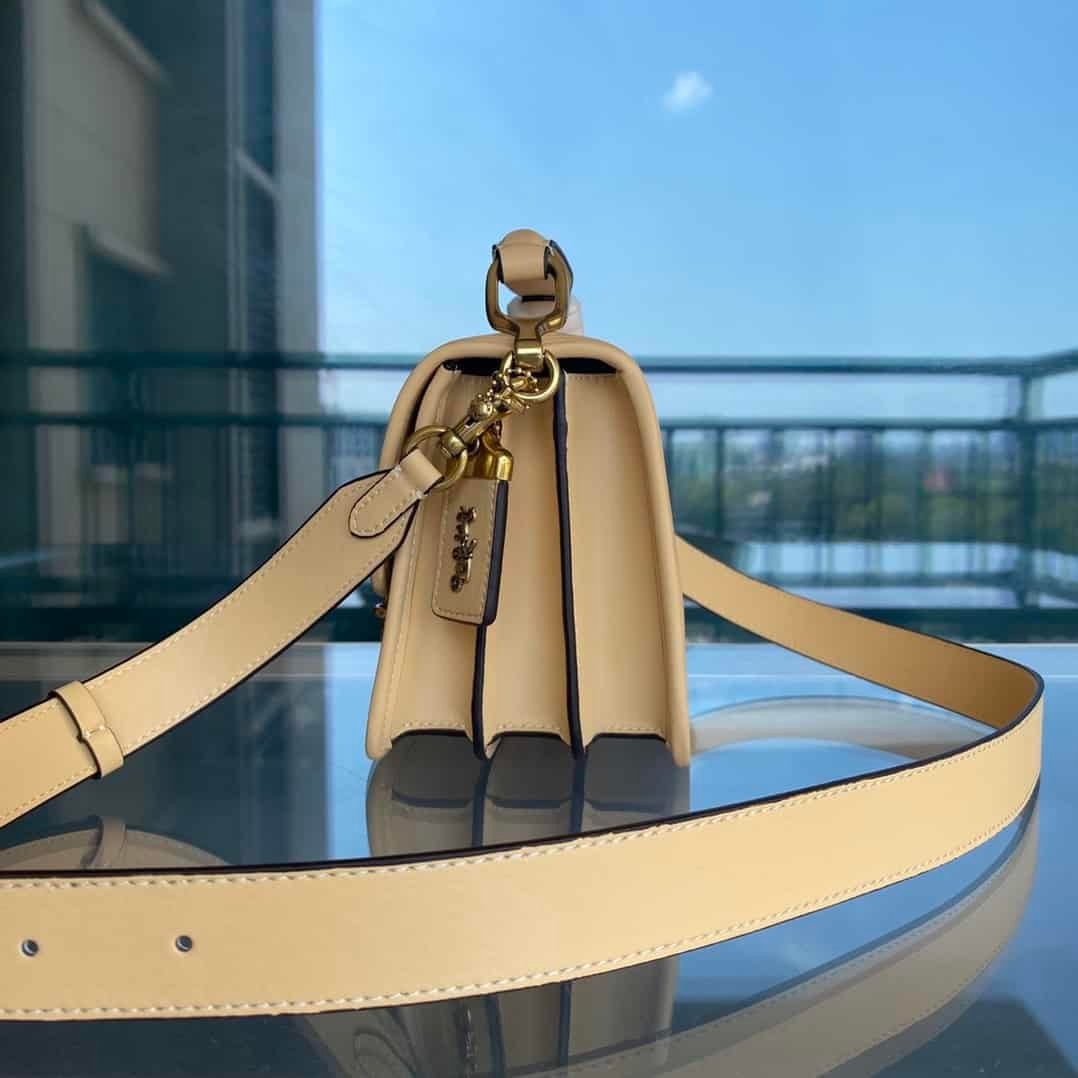 Coach Hero Large Shoulder Bag - Cream 33785 | Sandra Bags - Image 4