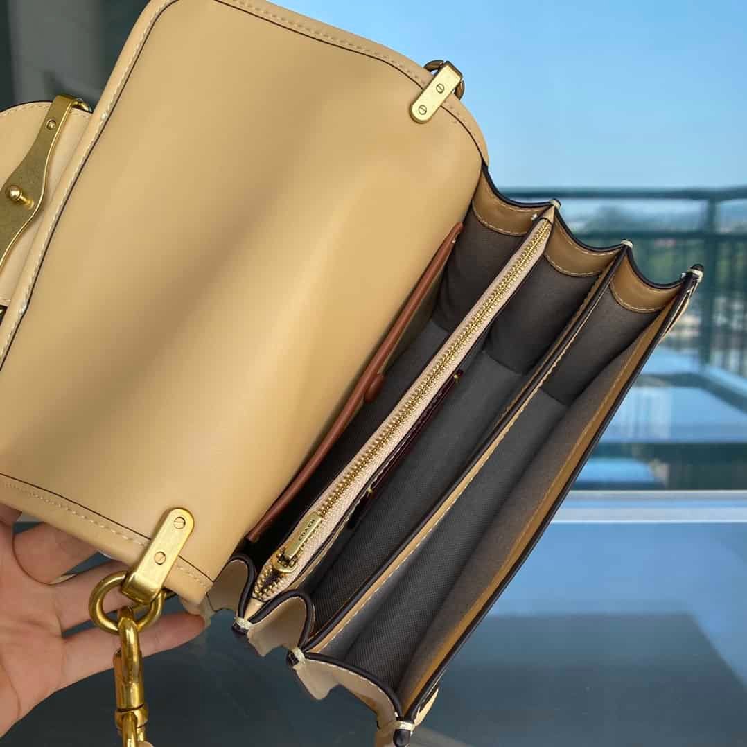 Coach Hero Large Shoulder Bag - Cream 33785 | Sandra Bags - Image 2