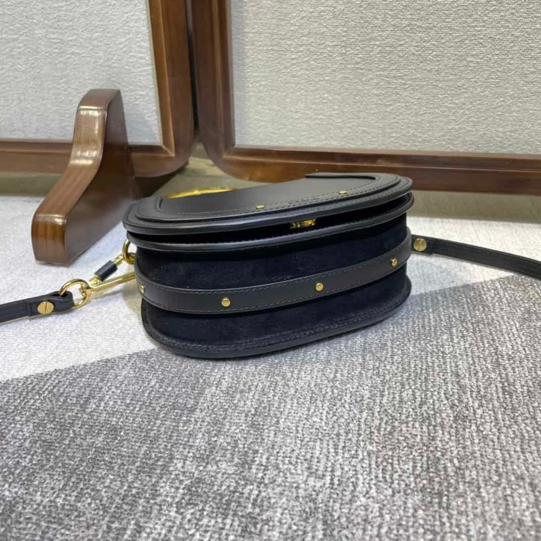 Chloe Small Nile Bracelet Minaudiere Handbag - Black 44587 | Sandra Bags - Image 3