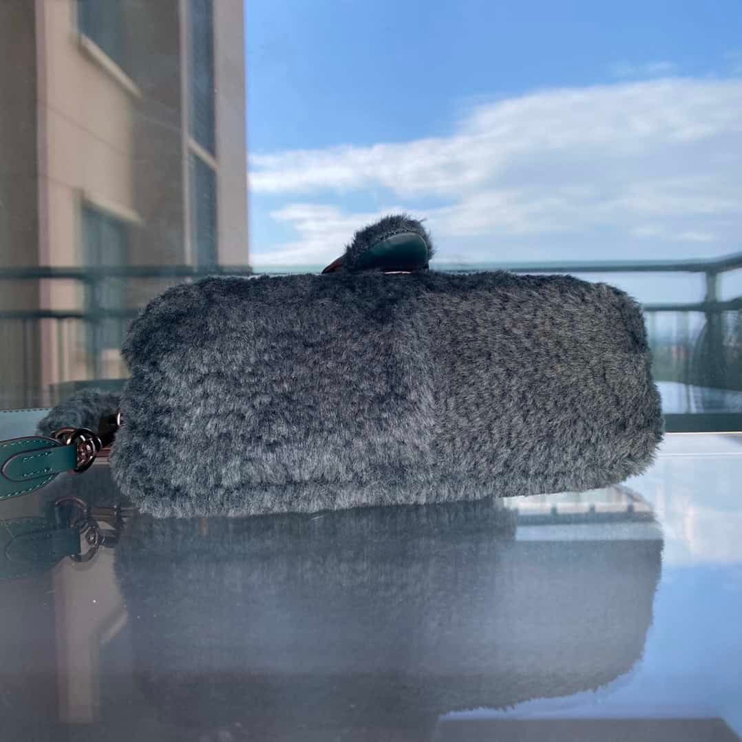 Coach Shearing Tabby Large Furry Little Cutie Handbag - Blue 51892 | Sandra Bags - Image 3