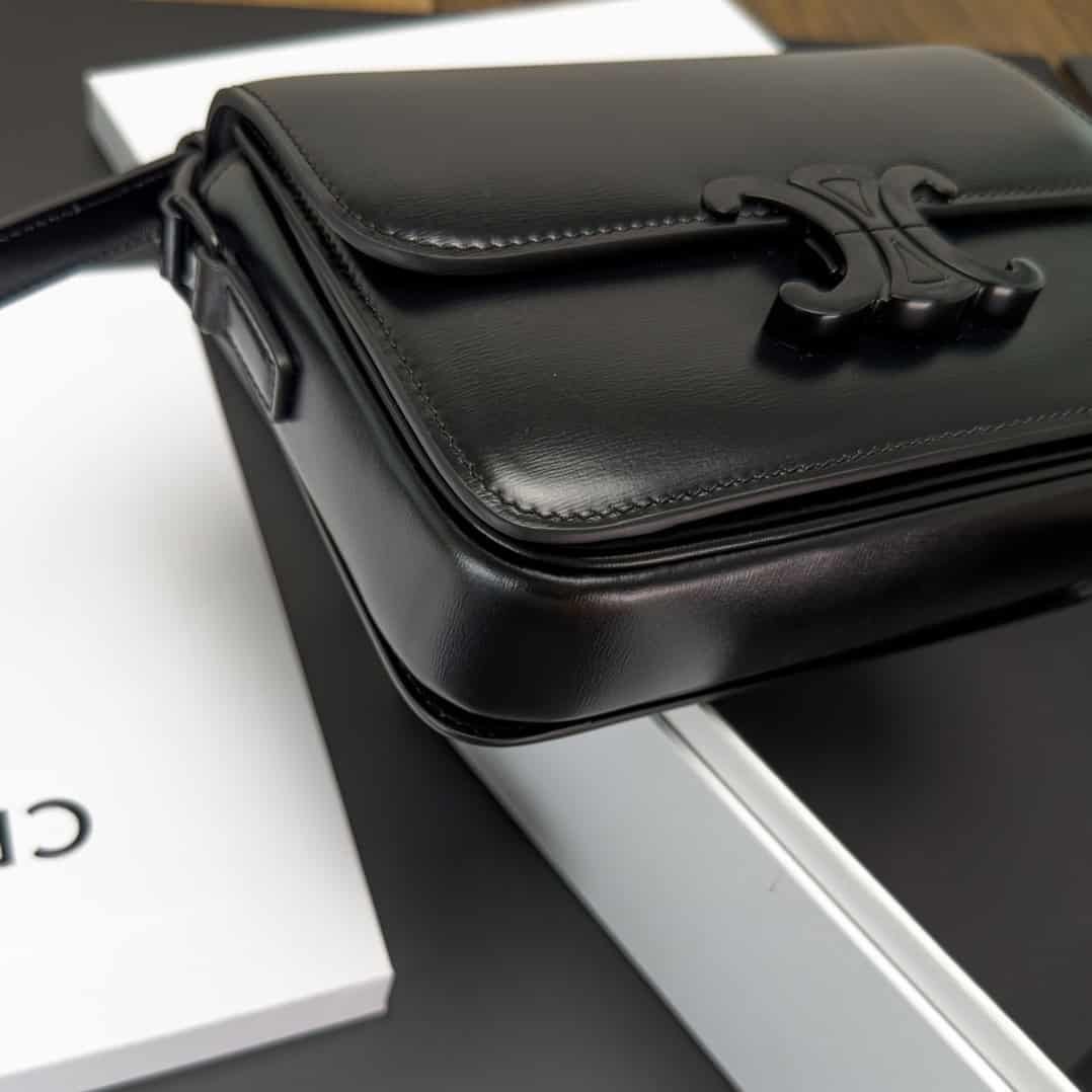 Celine Teen Triomphe Calfskin Handbag - Black 43443 | Sandra Bags - Image 3