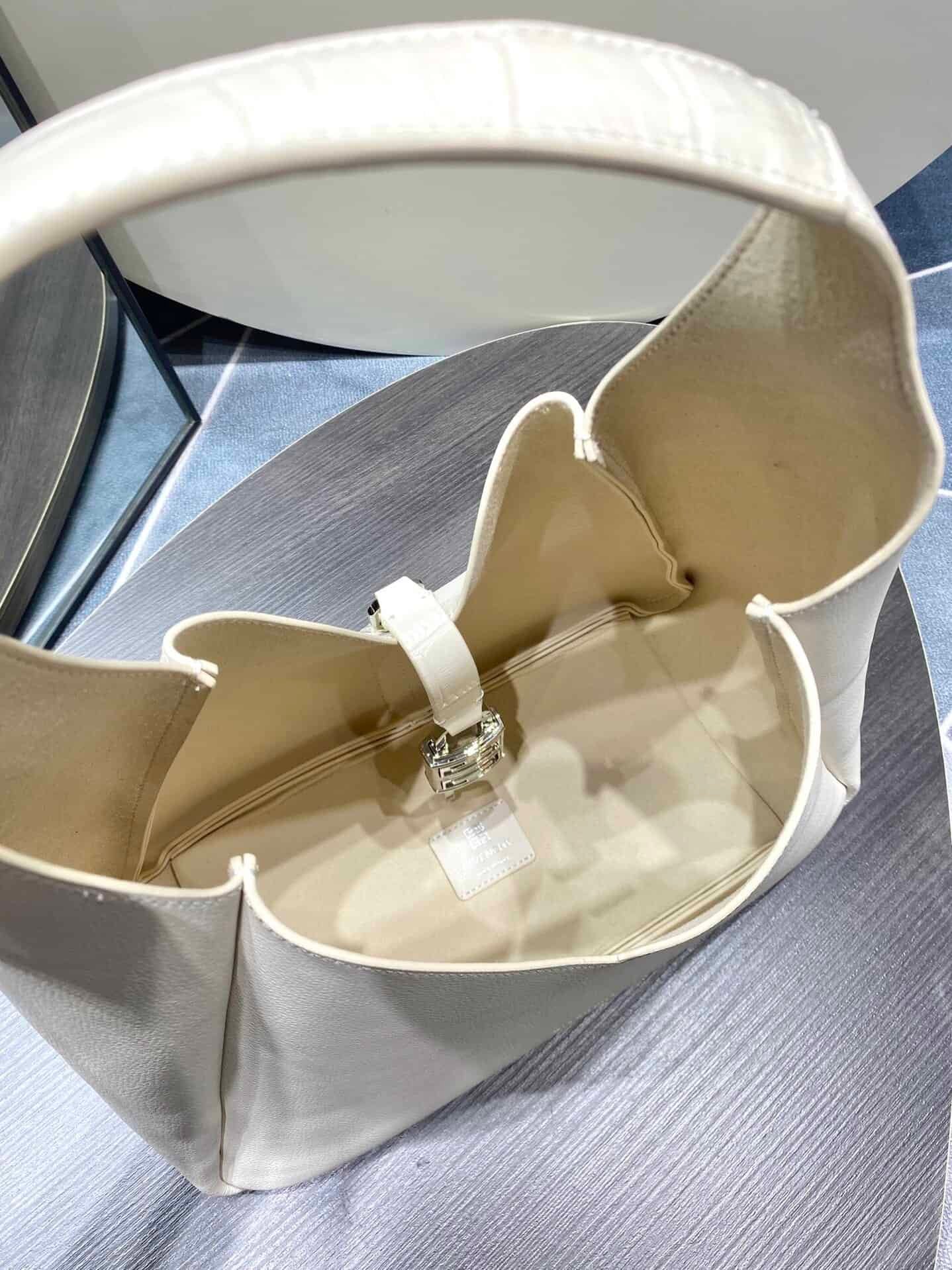 Givenchy G-hobo Medium Size Handbag - White 35533 | Sandra Bags - Image 3