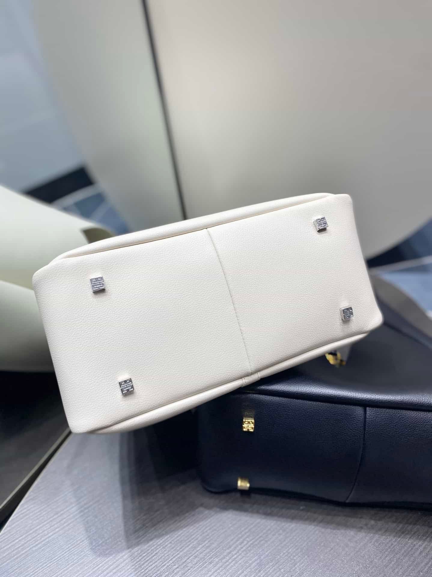 Givenchy G-hobo Medium Size Handbag - White 35533 | Sandra Bags - Image 5