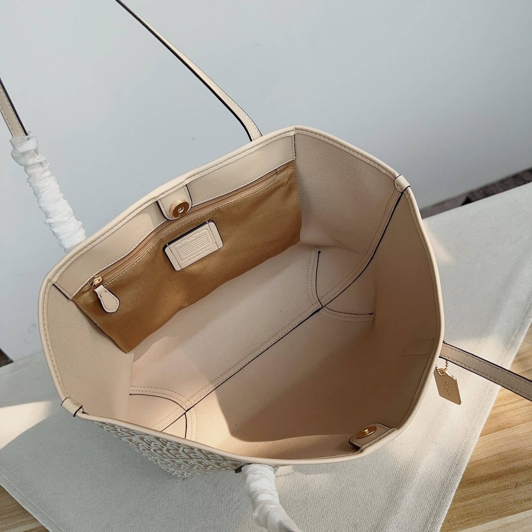 Coach City Buckle Design Tote Bag - White 94402 | Sandra Bags - Image 2