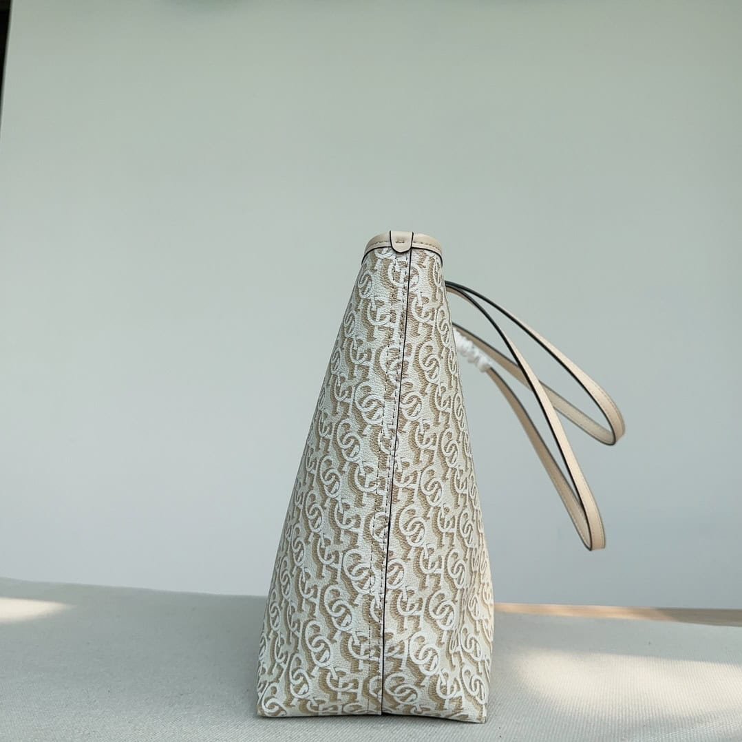 Coach City Buckle Design Tote Bag - White 94402 | Sandra Bags - Image 5