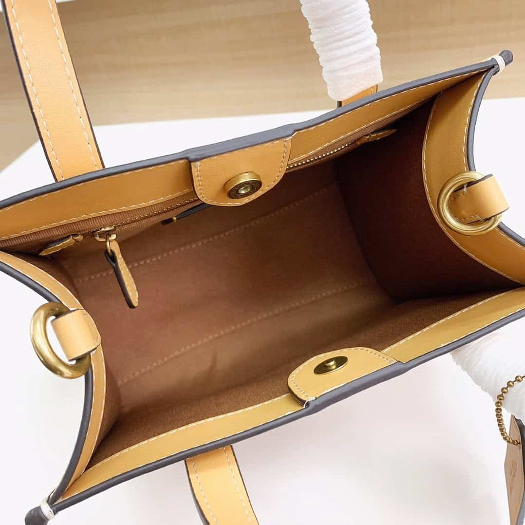 Coach Canvas Field Tote Bag - Cream 61958 | Sandra Bags - Image 2