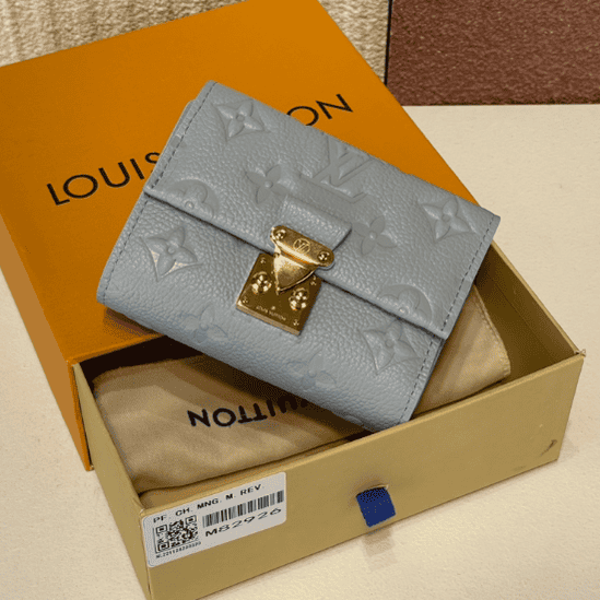Louis Vuitton Pochette Metis Compact Wallet 25515 | Sandra Bags