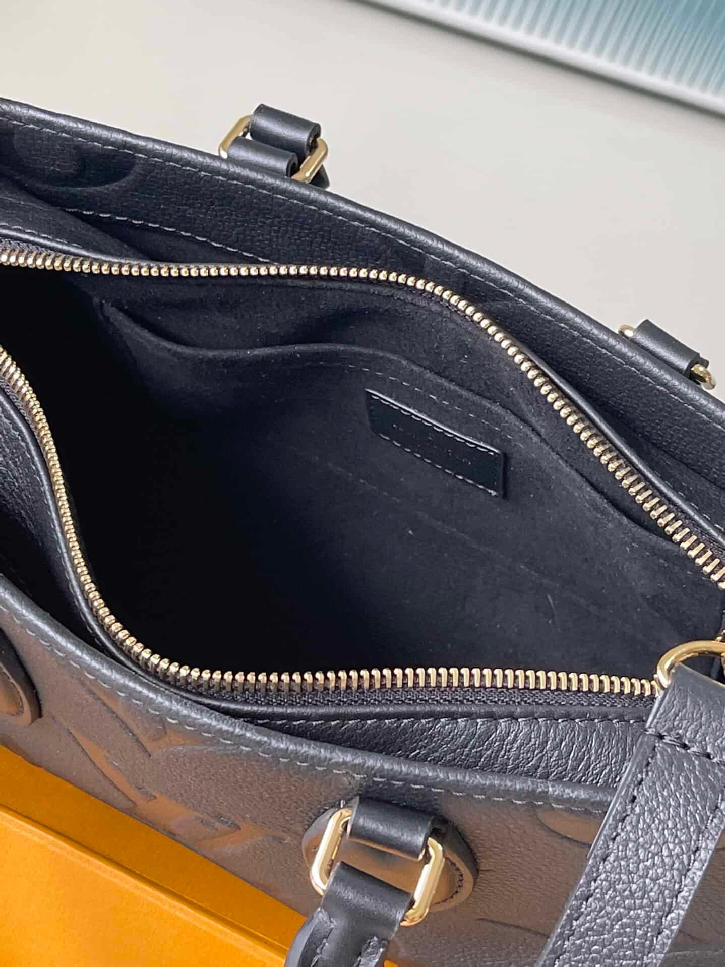 Louis Vuitton Onthego East West Handbag - Black 14976 | Sandra Bags - Image 4