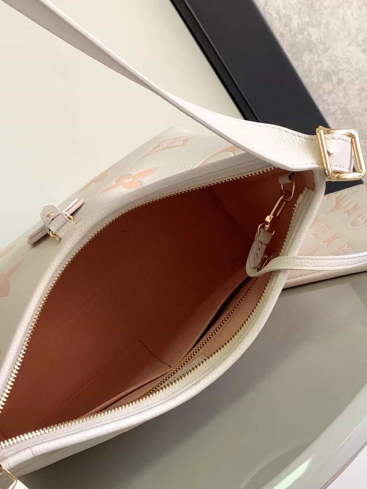 Louis Vuitton CarryAll Small Handbag – Skin 39450 | Sandra Bags - Image 2