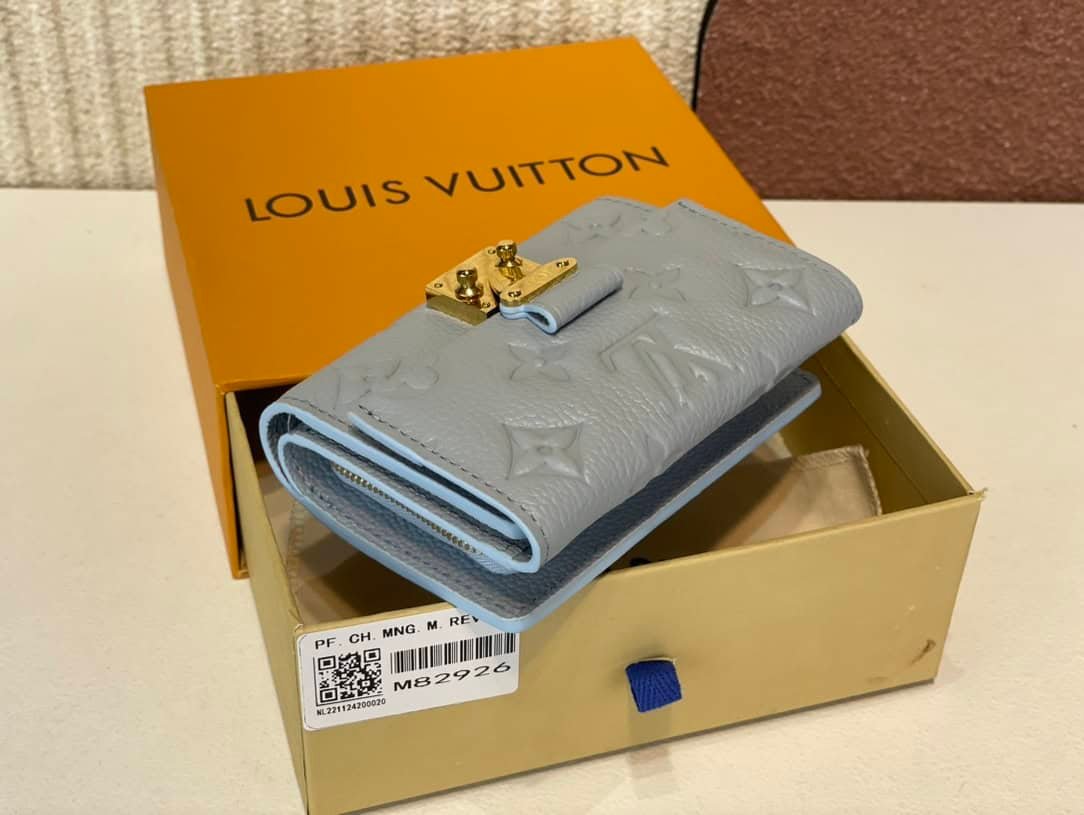 Louis Vuitton Pochette Metis Compact Wallet 25515 | Sandra Bags - Image 3
