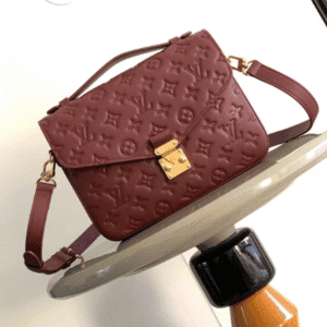 Louis Vuitton Pochette Métis Handbag 85223 | Sandra Bags