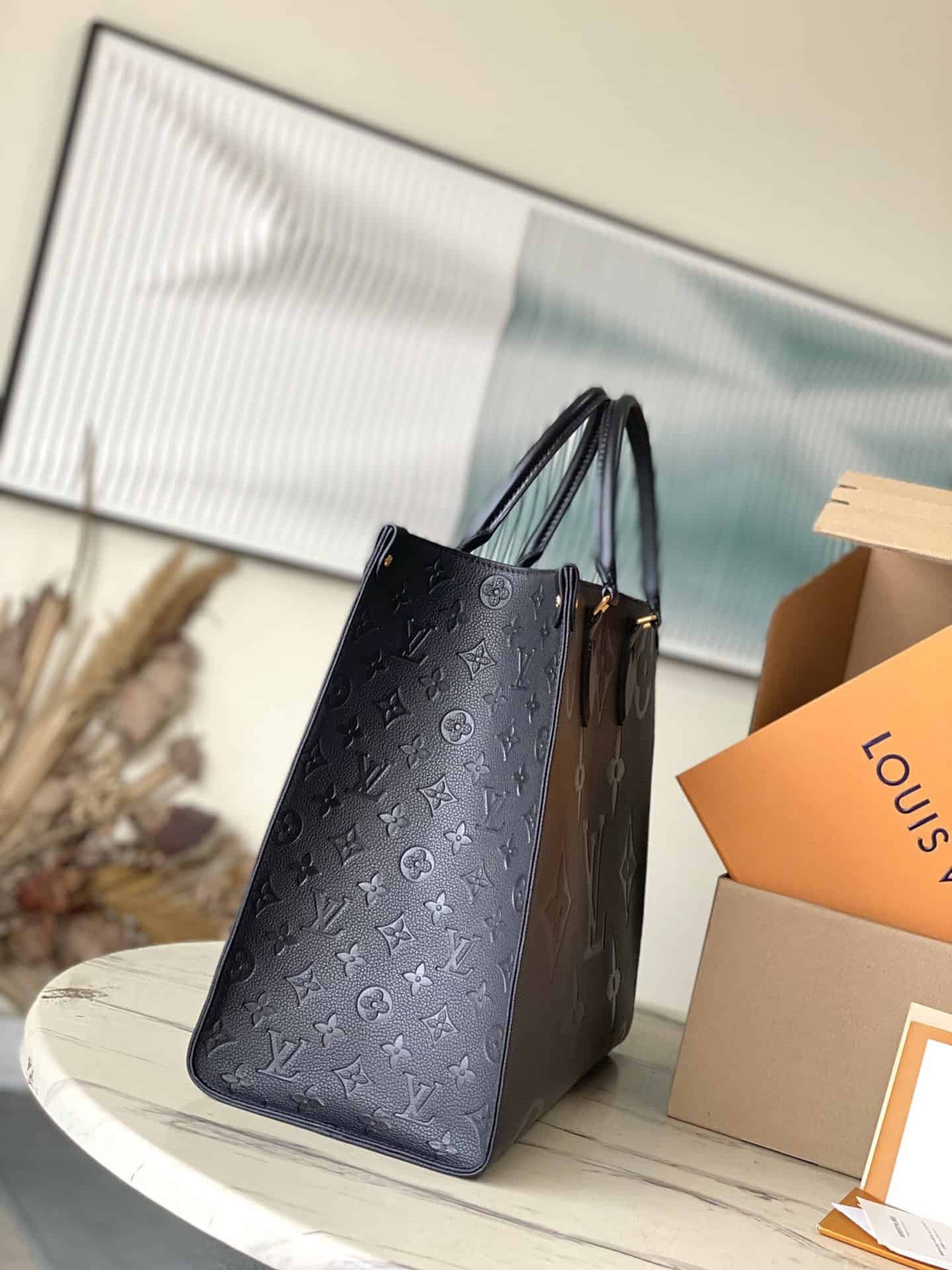 Louis Vuitton OnTheGo GM Bag - Black 77250 | Sandra Bags - Image 4