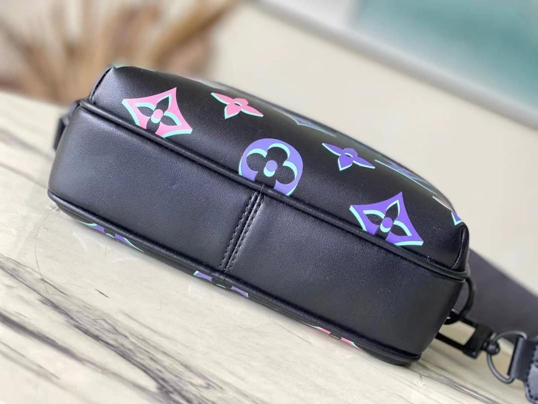 Louis Vuitton Comt Small Messenger Bag 44505 | Sandra Bags - Image 3