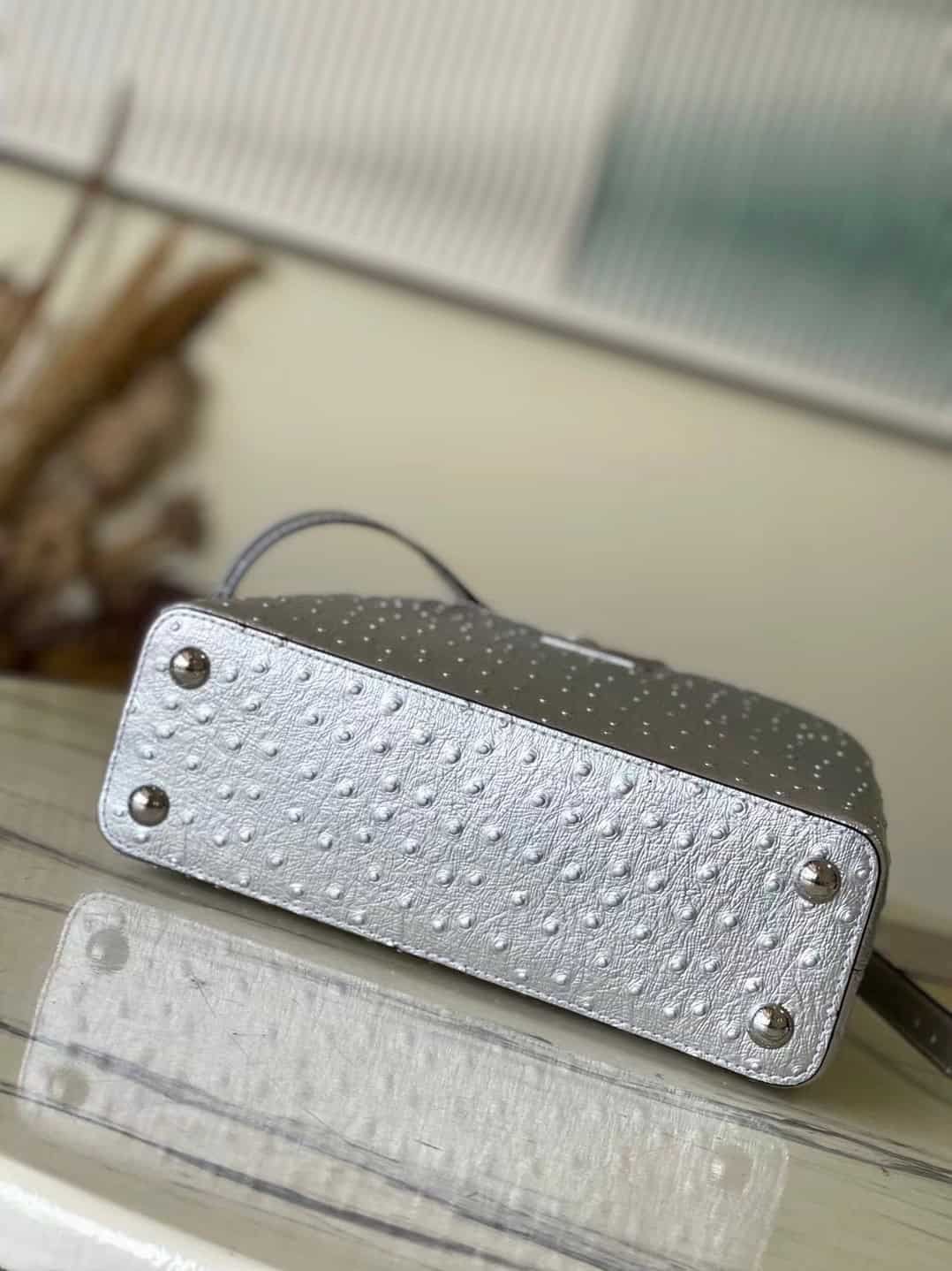 Louis Vuitton Medium Capucines Ostrich Leather Handbag - Silver 47950 | Sandra Bags - Image 3