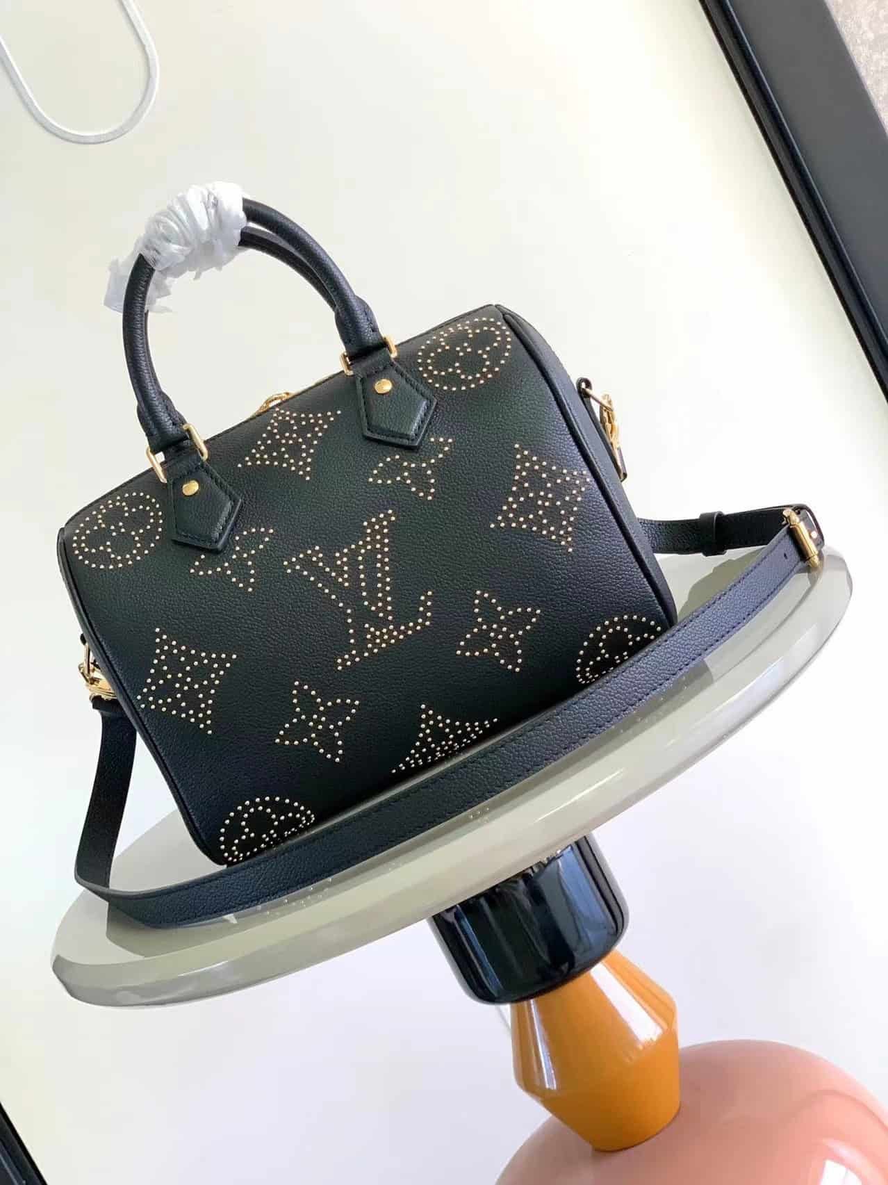 Louis Vuitton Speedy Bandoulière 25 Handbag - Black 76915 | Sandra Bags - Image 5